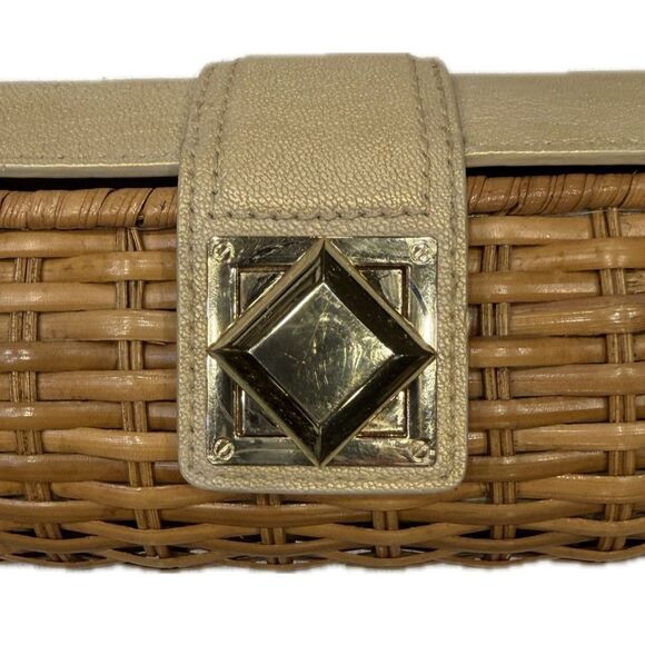 Michael Kors Woven Rattan Clutch with Gold Geometric Clasp – light gold leather - Picture 5 of 9